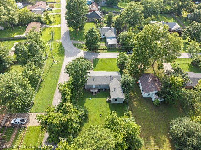 702 9th Street, Barling, AR 72923