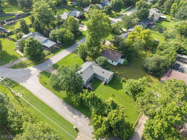 702 9th Street, Barling, AR 72923