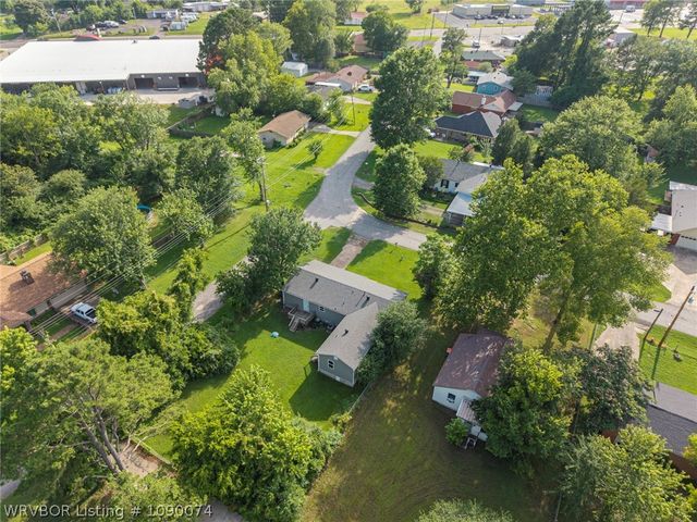 702 9th Street, Barling, AR 72923