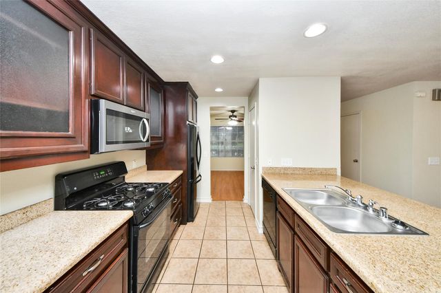 915 Grand Plains Drive, Houston, TX 77090