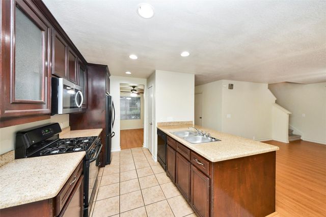 915 Grand Plains Drive, Houston, TX 77090
