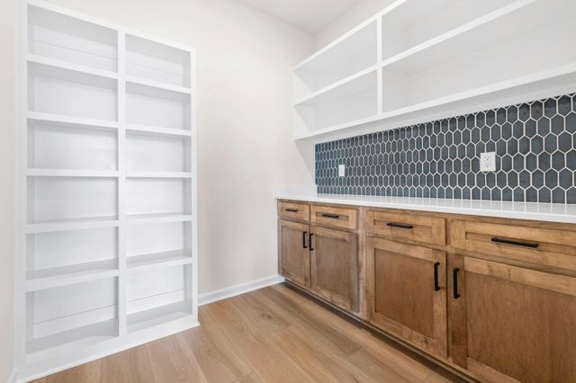 180 OAKLAND RIDGE CV, Oakland, TN 38060