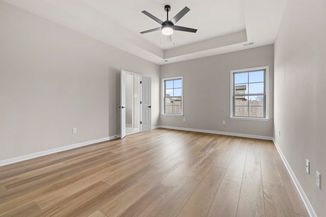 180 OAKLAND RIDGE CV, Oakland, TN 38060