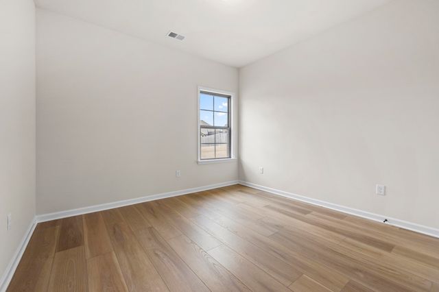 180 OAKLAND RIDGE CV, Oakland, TN 38060