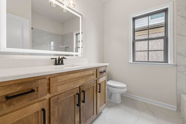 180 OAKLAND RIDGE CV, Oakland, TN 38060