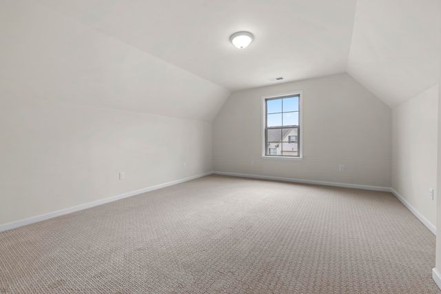 180 OAKLAND RIDGE CV, Oakland, TN 38060