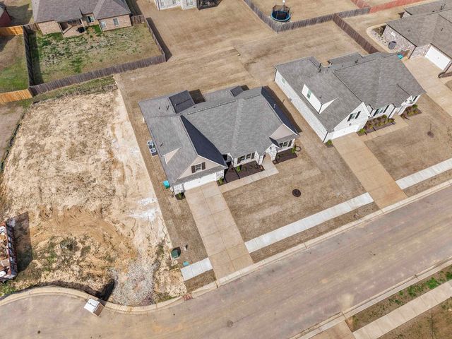 180 OAKLAND RIDGE CV, Oakland, TN 38060