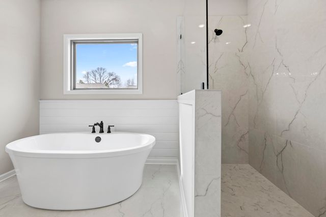 180 OAKLAND RIDGE CV, Oakland, TN 38060