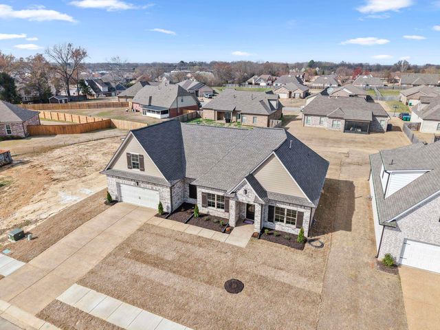 180 OAKLAND RIDGE CV, Oakland, TN 38060