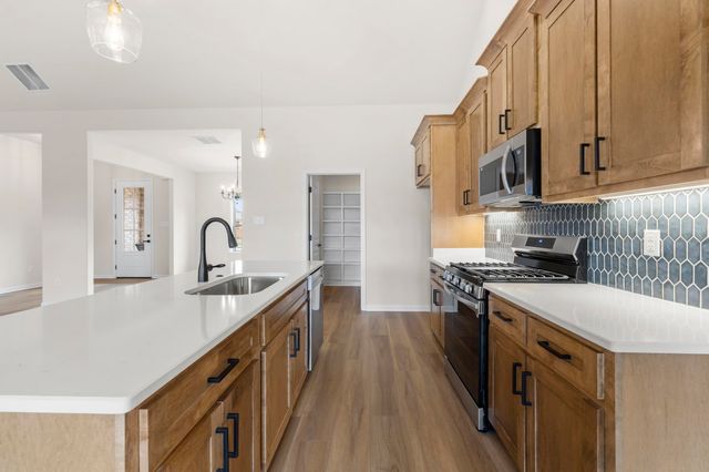 180 OAKLAND RIDGE CV, Oakland, TN 38060