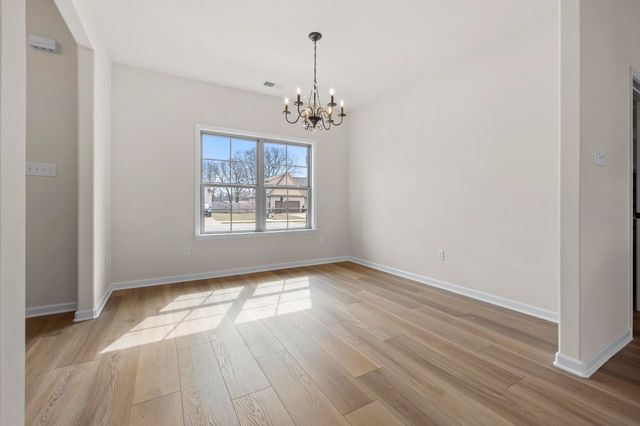 180 OAKLAND RIDGE CV, Oakland, TN 38060