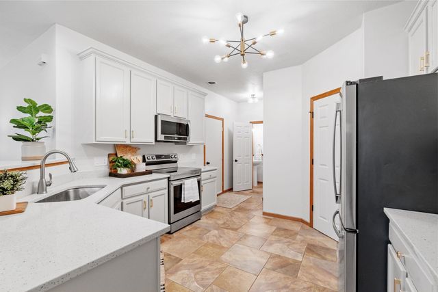 17913 96th Avenue N, Maple Grove, MN 55311