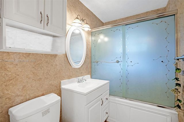 441 NW 33rd Ter, Lauderhill, FL 33311