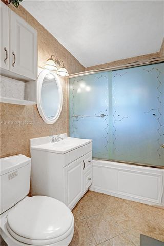 441 NW 33rd Ter, Lauderhill, FL 33311