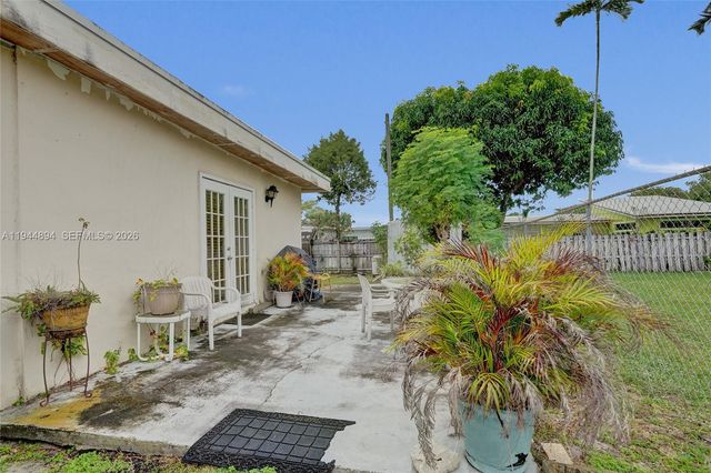 441 NW 33rd Ter, Lauderhill, FL 33311