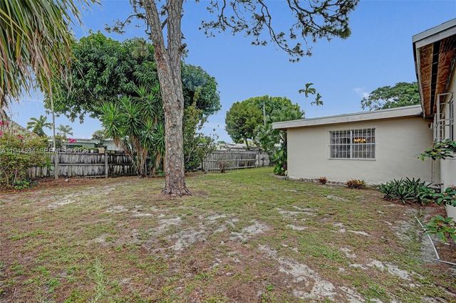 441 NW 33rd Ter, Lauderhill, FL 33311