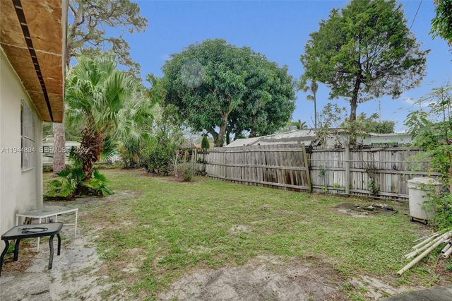 441 NW 33rd Ter, Lauderhill, FL 33311