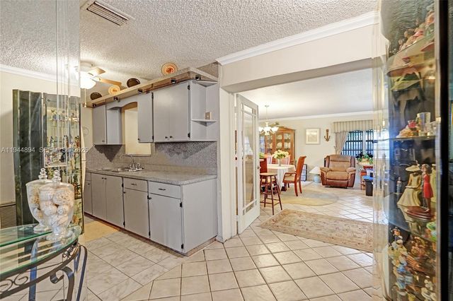 441 NW 33rd Ter, Lauderhill, FL 33311