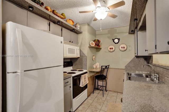 441 NW 33rd Ter, Lauderhill, FL 33311