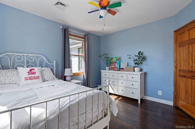 373 1st Street, Mineola, NY 11501