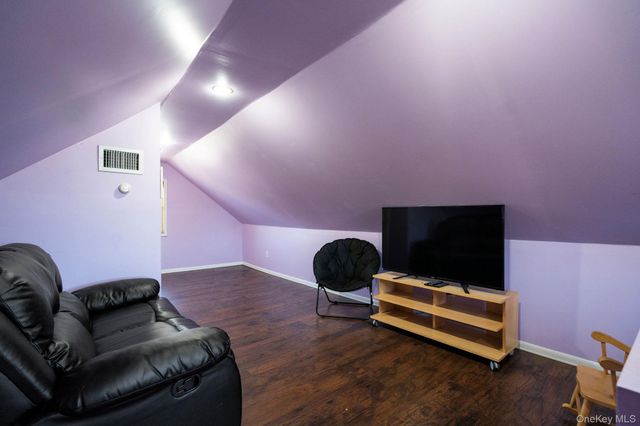 373 1st Street, Mineola, NY 11501