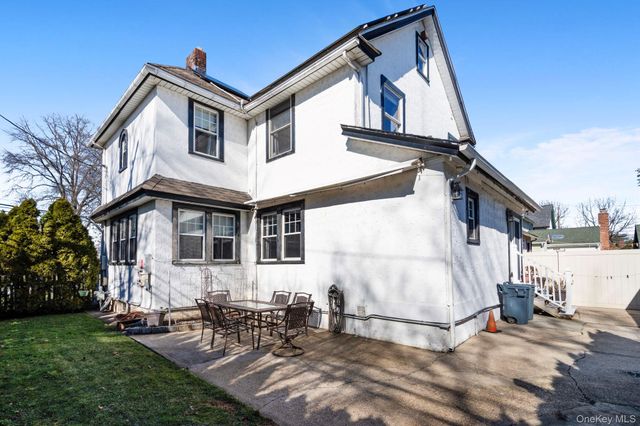 373 1st Street, Mineola, NY 11501