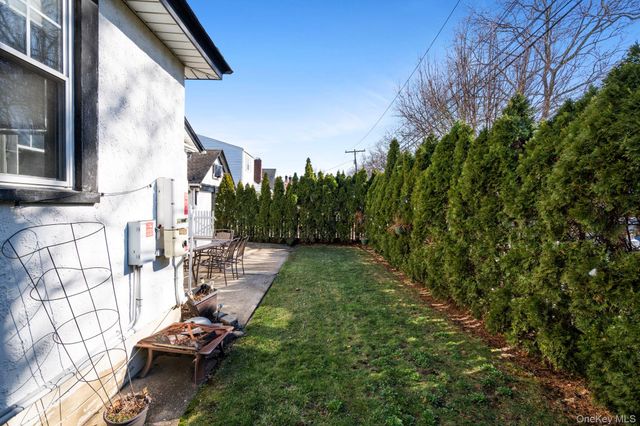 373 1st Street, Mineola, NY 11501