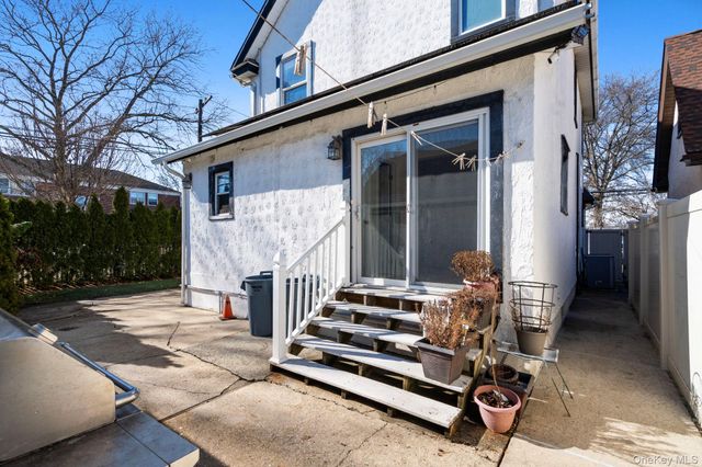 373 1st Street, Mineola, NY 11501