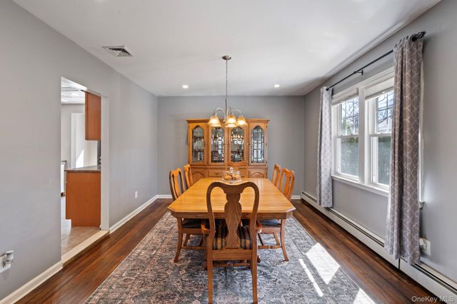 373 1st Street, Mineola, NY 11501