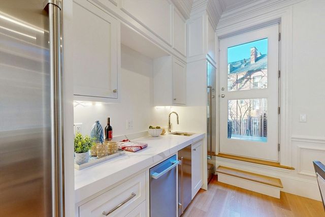 71 Mount Vernon St 1A, Boston, MA 02108