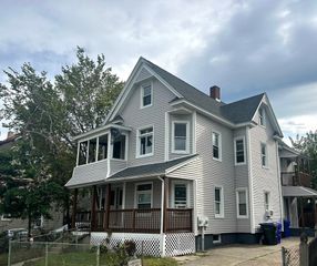 15 Malden St, Springfield, MA 01108