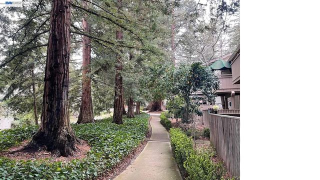 20720 4Th St 3, Saratoga, CA 95070