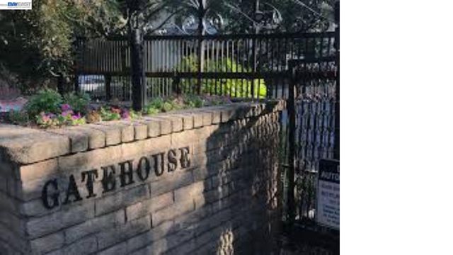 20720 4Th St 3, Saratoga, CA 95070