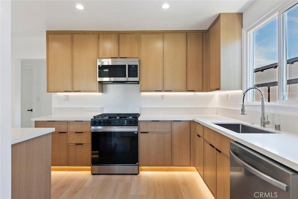Image 12 of property listing at 20701 Schoolcraft, Winnetka, CA 91306