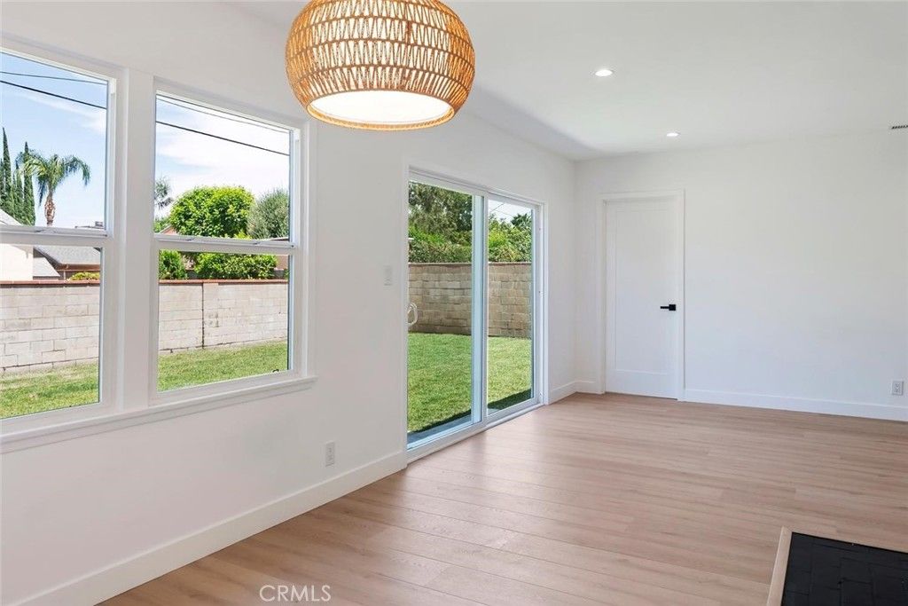 Image 17 of property listing at 20701 Schoolcraft, Winnetka, CA 91306