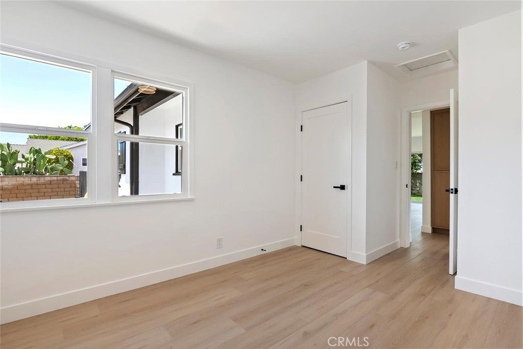 Image 23 of property listing at 20701 Schoolcraft, Winnetka, CA 91306