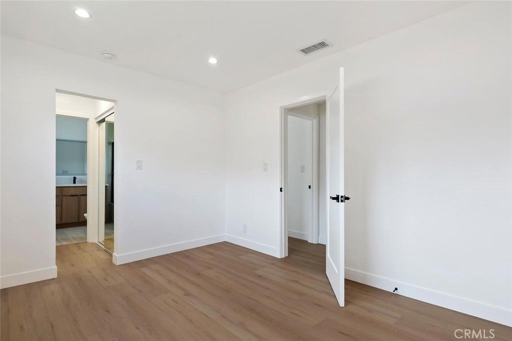 Image 27 of property listing at 20701 Schoolcraft, Winnetka, CA 91306
