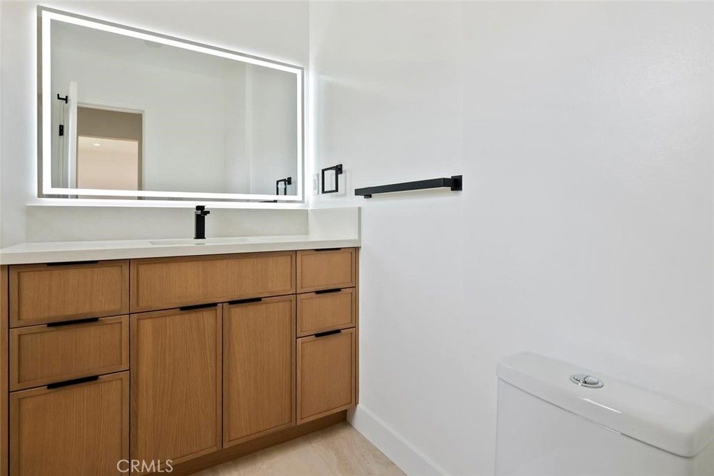 Image 29 of property listing at 20701 Schoolcraft, Winnetka, CA 91306