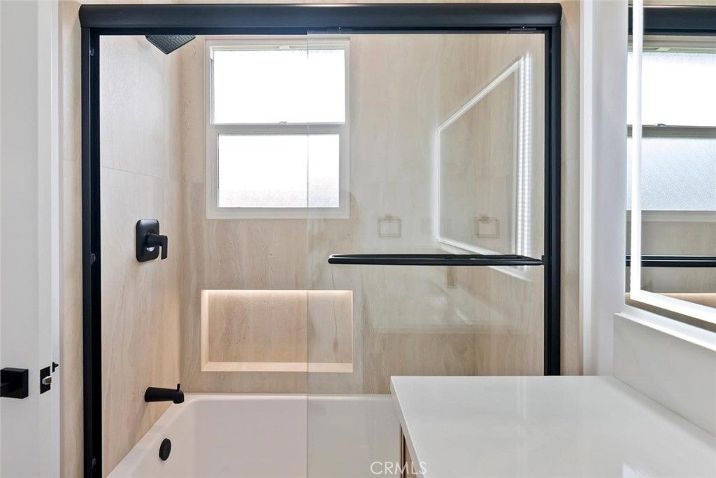Image 31 of property listing at 20701 Schoolcraft, Winnetka, CA 91306