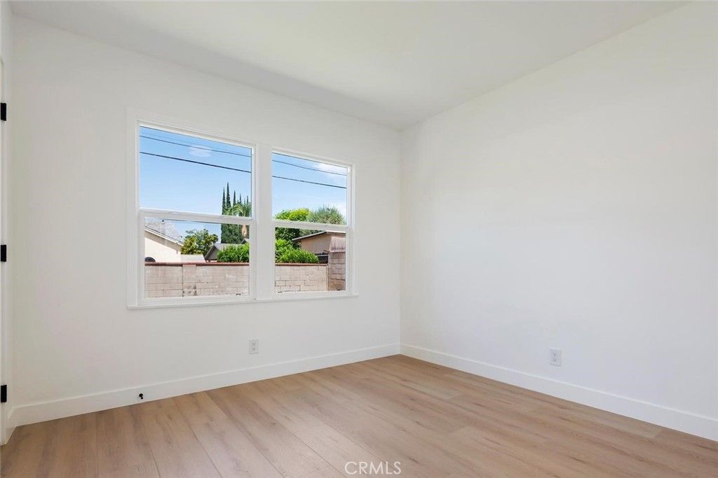 Image 33 of property listing at 20701 Schoolcraft, Winnetka, CA 91306