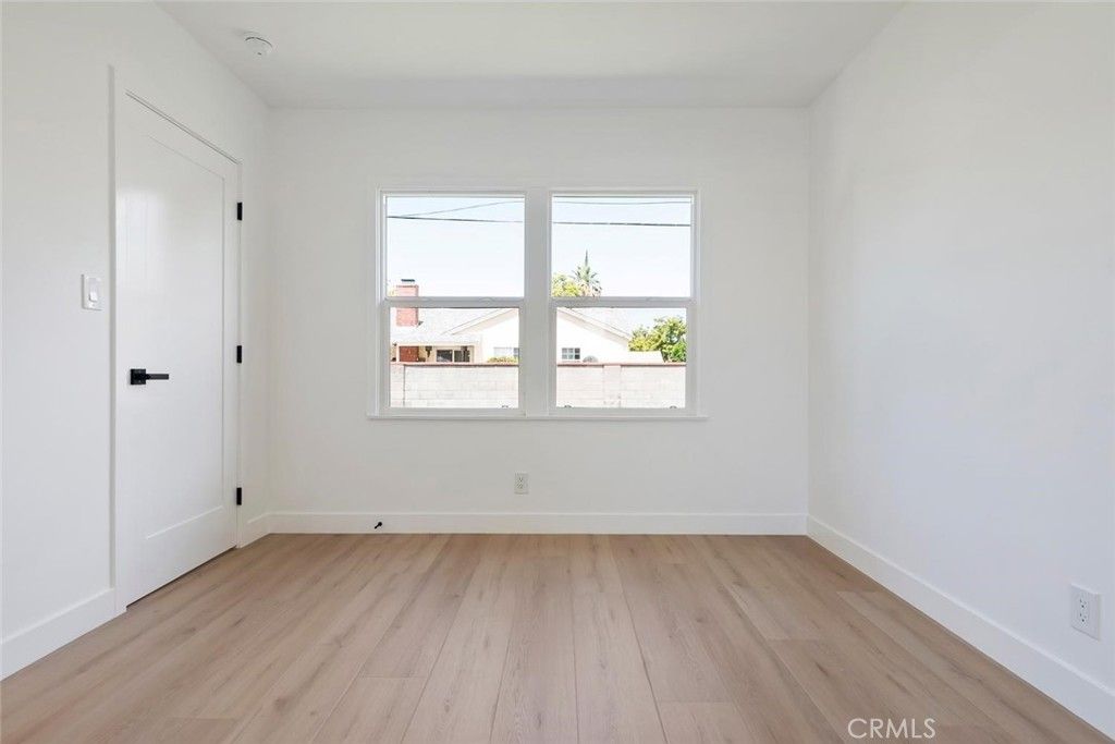 Image 35 of property listing at 20701 Schoolcraft, Winnetka, CA 91306