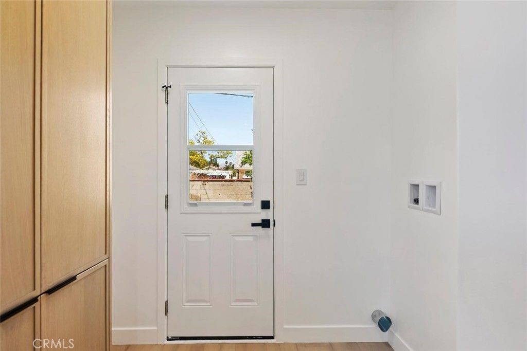 Image 39 of property listing at 20701 Schoolcraft, Winnetka, CA 91306