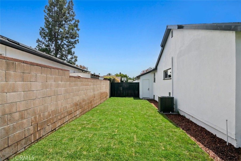 Image 43 of property listing at 20701 Schoolcraft, Winnetka, CA 91306