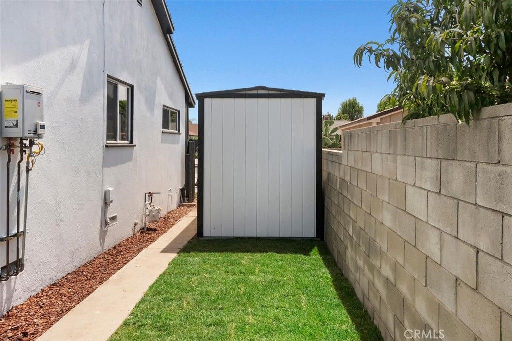 Image 48 of property listing at 20701 Schoolcraft, Winnetka, CA 91306