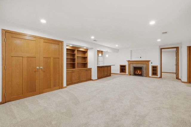 363 Liberty Park Drive, Oregon, WI 53575