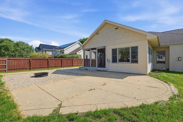 363 Liberty Park Drive, Oregon, WI 53575
