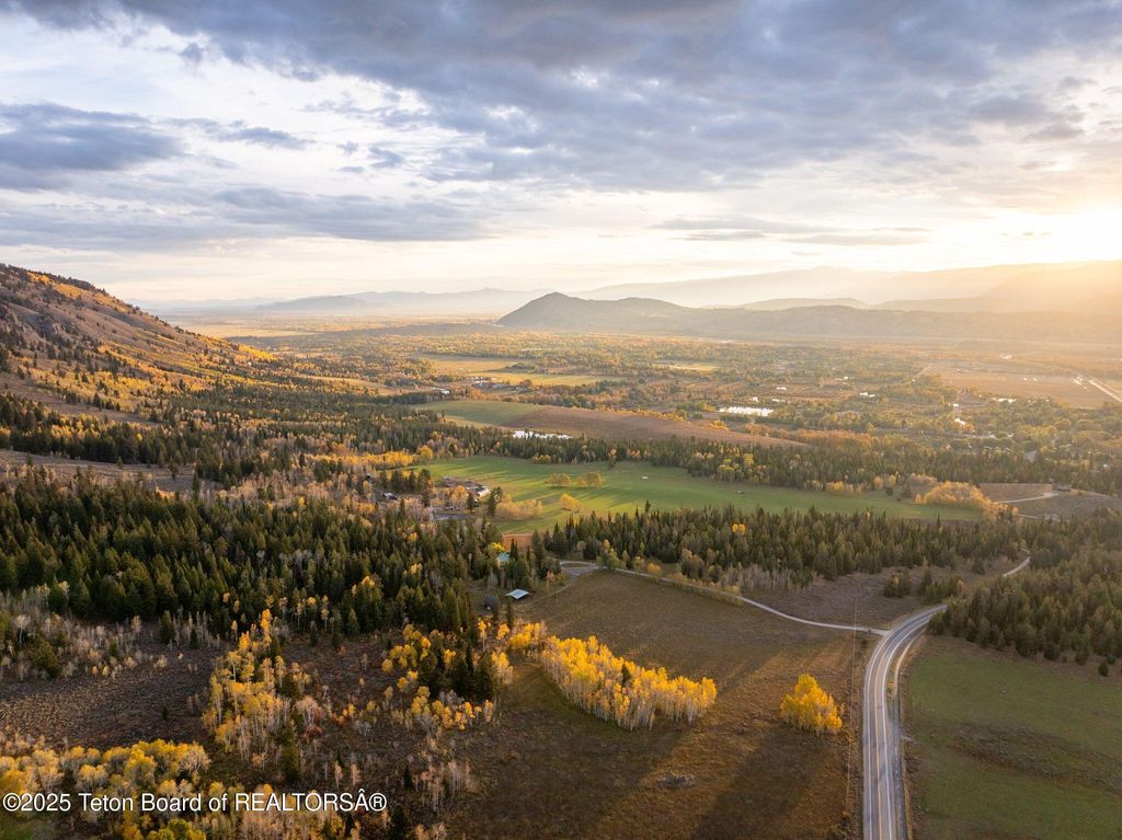 6255 W HIGHWAY 22, Wilson, WY 83014