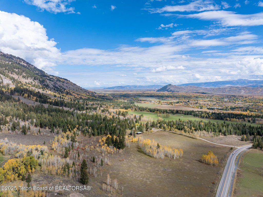 6255 W HIGHWAY 22, Wilson, WY 83014 photo 32