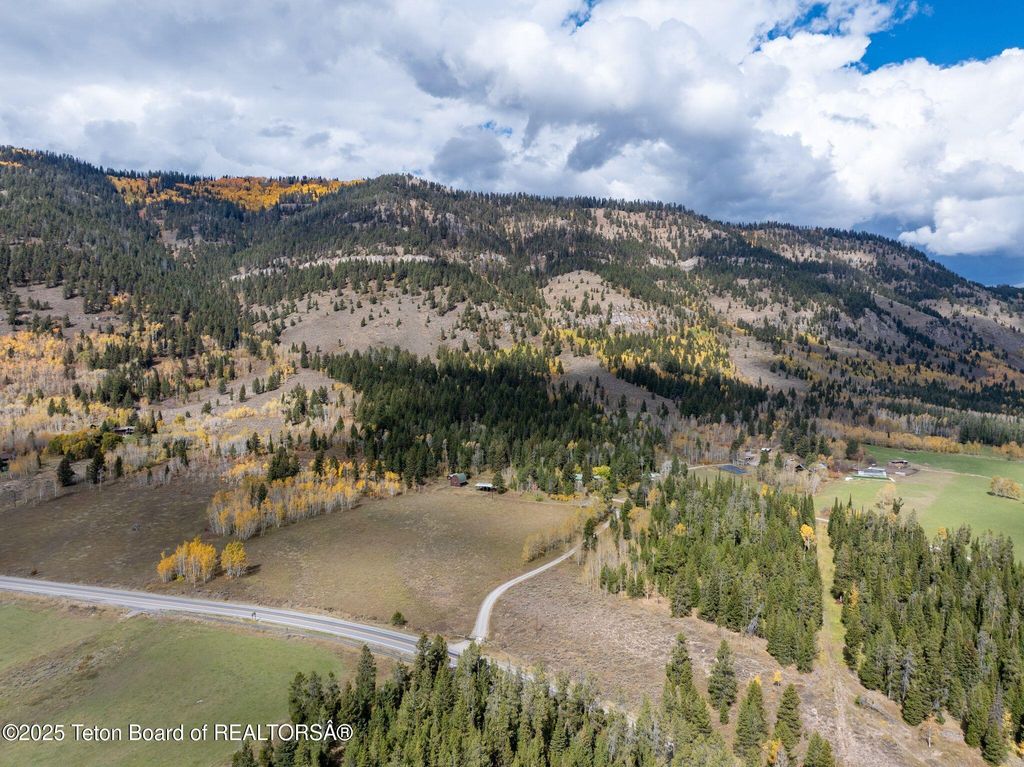 6255 W HIGHWAY 22, Wilson, WY 83014 photo 5