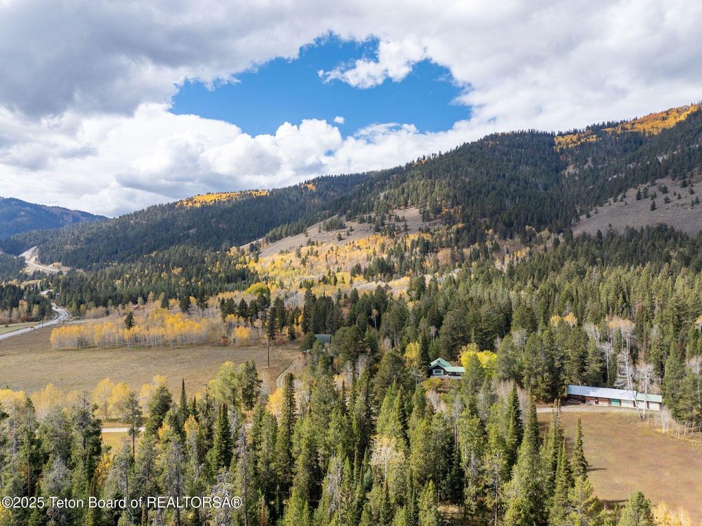 6255 W HIGHWAY 22, Wilson, WY 83014 photo 8